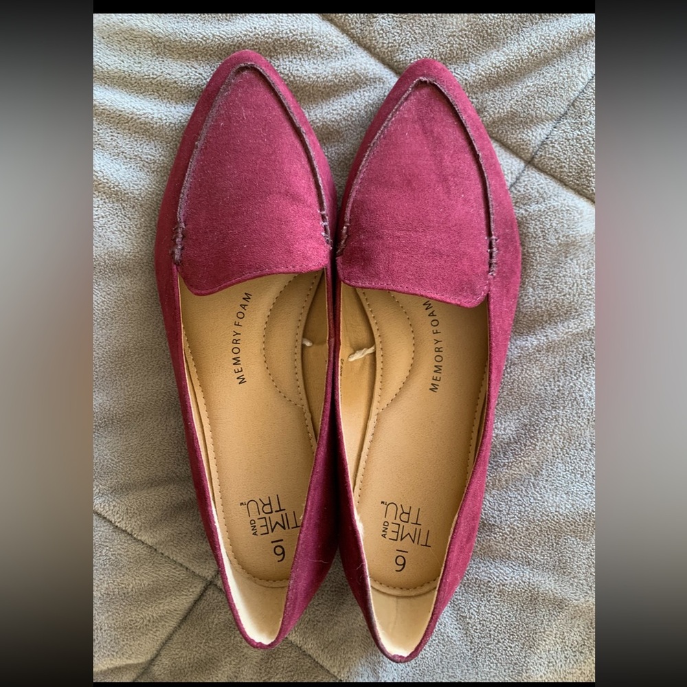 Time and Tru Women's Burgundy Loafers SIZE 6 NWOT